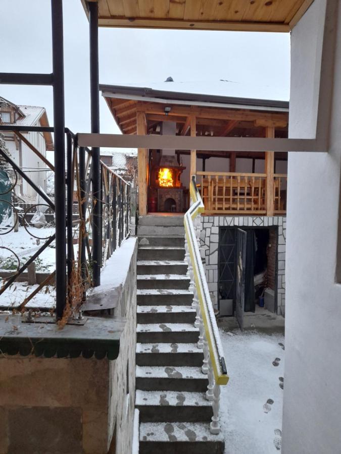 Yana Guest house *